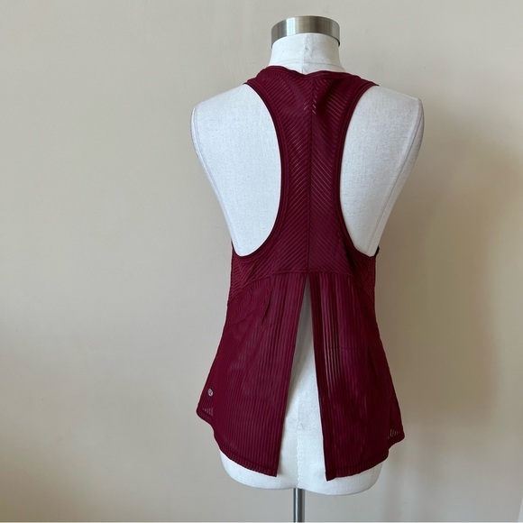 Lululemon striped mesh high neck open back sleeveless tank 13048 - Picture 2 of 10